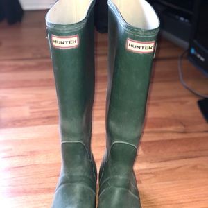 Hunter boots green size 8